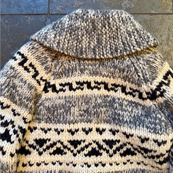Vintage Cowichan fully lined zip front 100% Wool sweater small - Picture 7 of 7